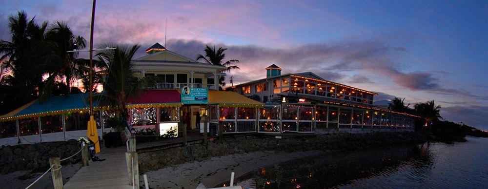 Capt Hirams Resort Sebastian Ngoại thất bức ảnh